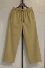 Button Low Cut.
